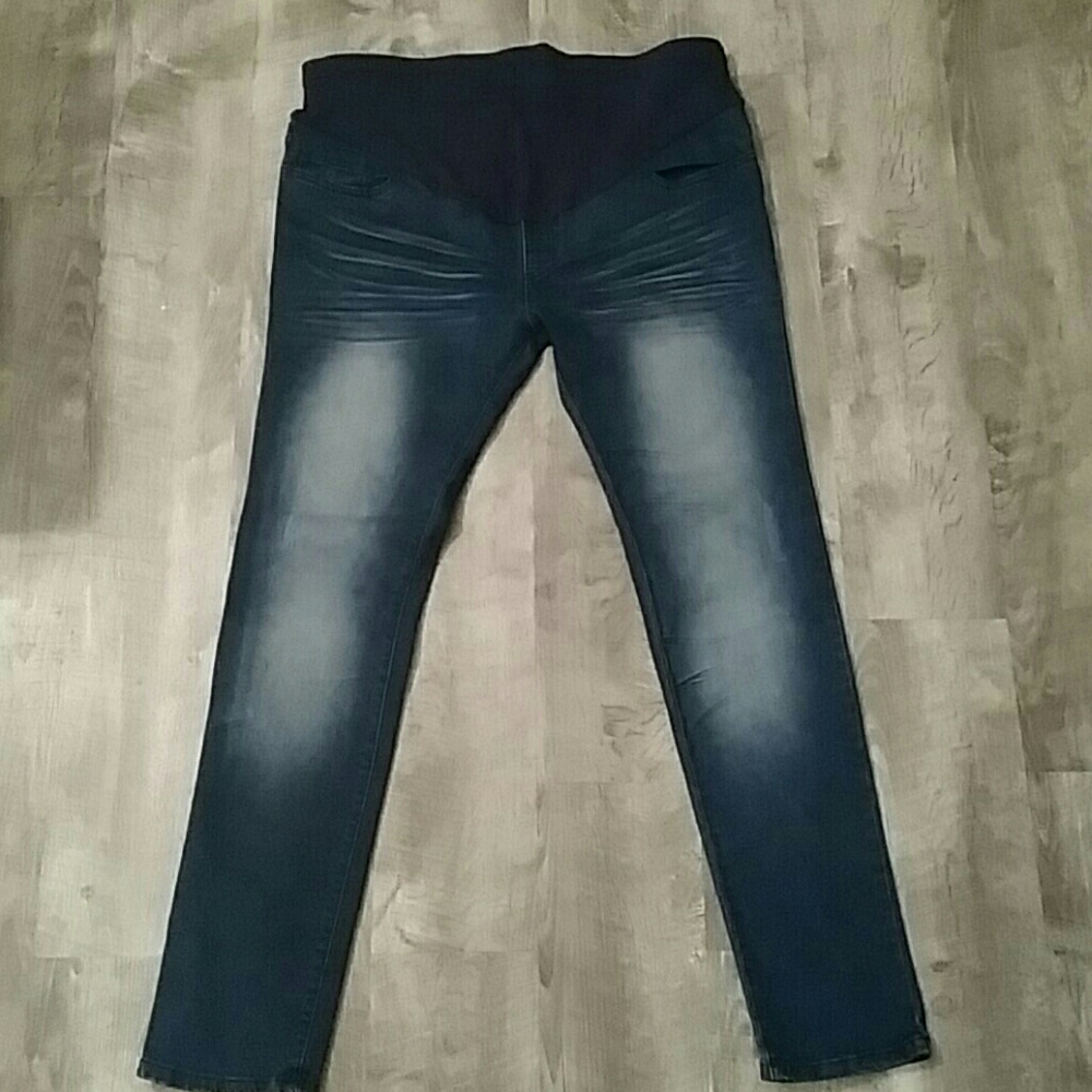 Maternity Skiny jeans size L/Xl New no tag